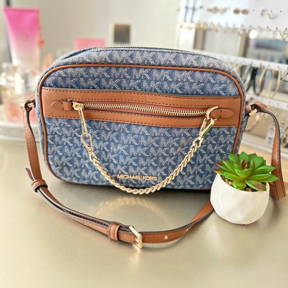 Blue Denim Michael Kors Crossbody Purse💙